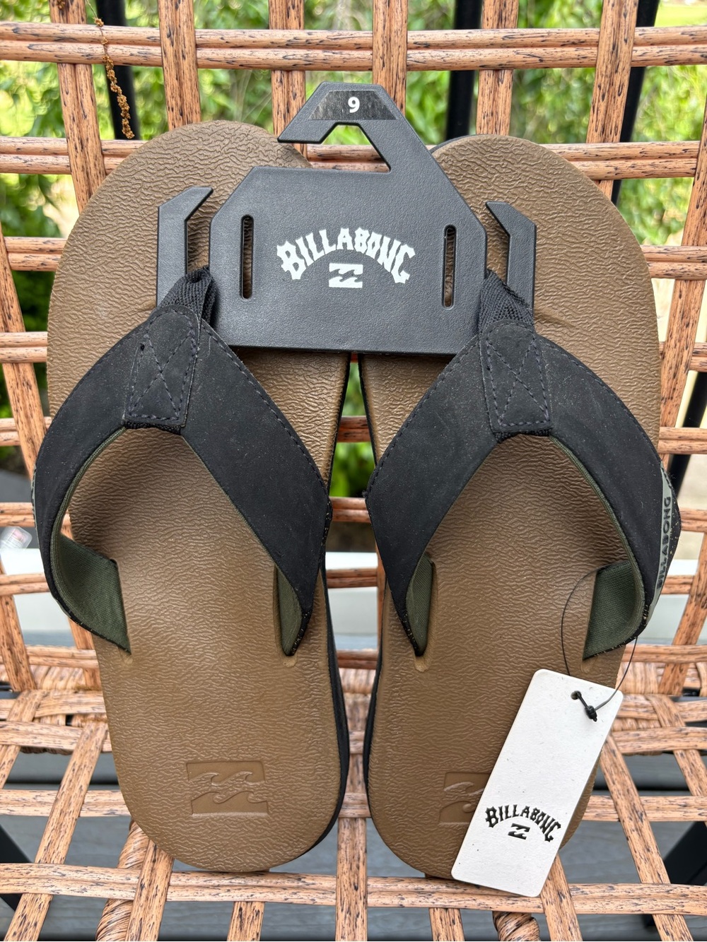 Billabong Brown Footbed Black Strap Flip-Flops